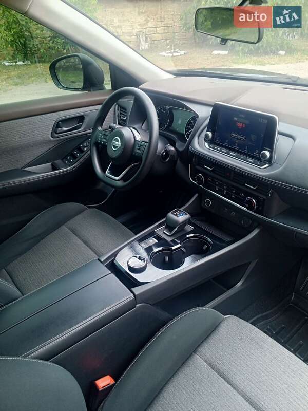 Позашляховик / Кросовер Nissan Rogue 2021 в Первомайську