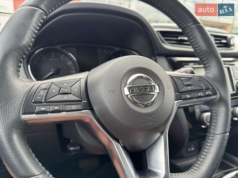 Позашляховик / Кросовер Nissan Rogue 2017 в Полтаві
