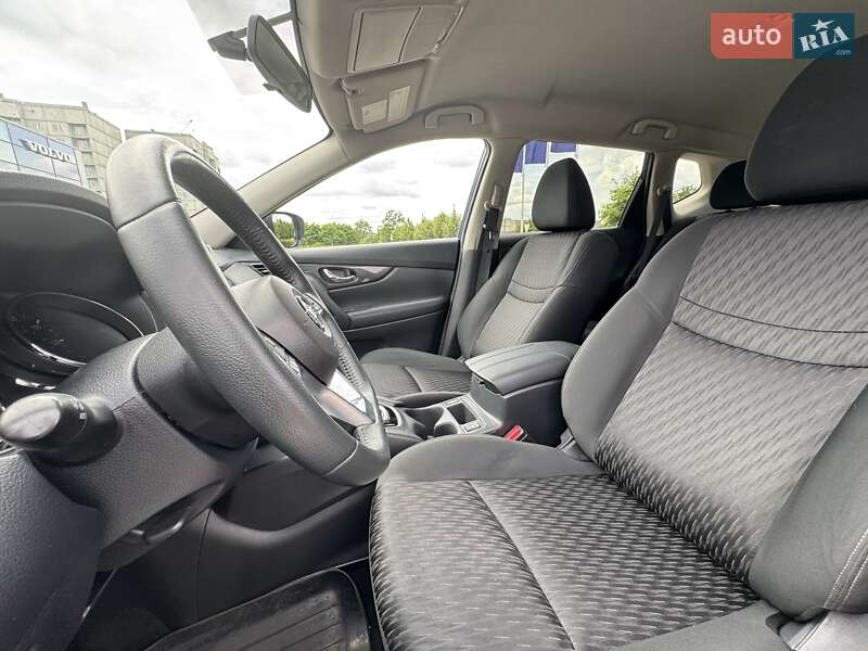 Позашляховик / Кросовер Nissan Rogue 2017 в Полтаві