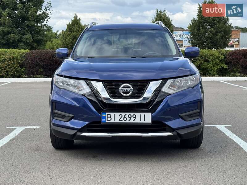 Позашляховик / Кросовер Nissan Rogue 2017 в Полтаві