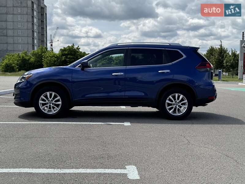Позашляховик / Кросовер Nissan Rogue 2017 в Полтаві
