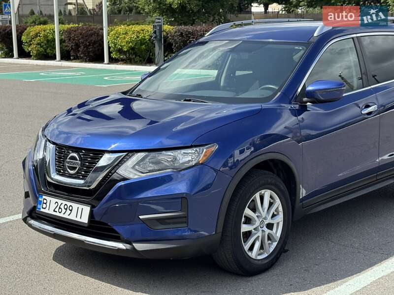 Позашляховик / Кросовер Nissan Rogue 2017 в Полтаві