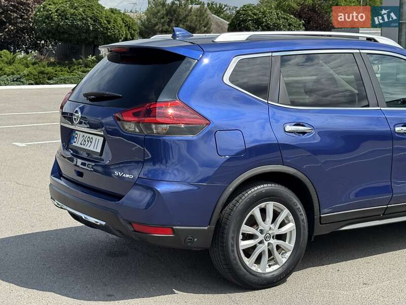 Позашляховик / Кросовер Nissan Rogue 2017 в Полтаві