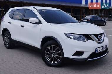 Позашляховик / Кросовер Nissan Rogue 2016 в Старокостянтинові