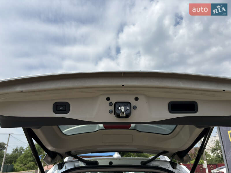 Позашляховик / Кросовер Nissan Rogue 2019 в Києві