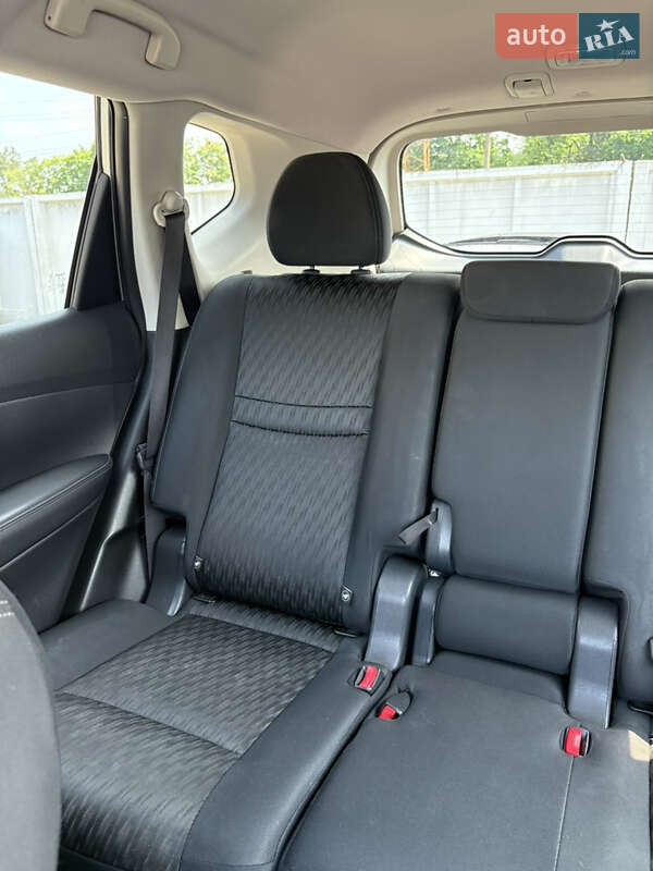 Позашляховик / Кросовер Nissan Rogue 2019 в Києві