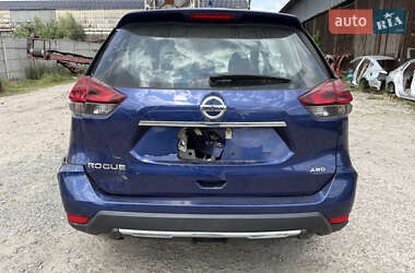 Внедорожник / Кроссовер Nissan Rogue 2017 в 