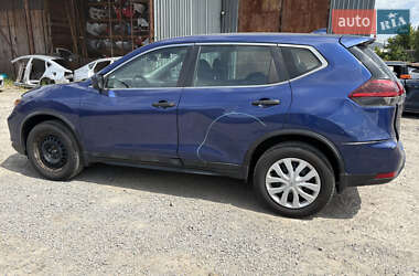 Внедорожник / Кроссовер Nissan Rogue 2017 в 