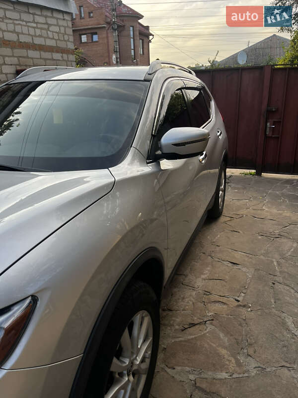 Позашляховик / Кросовер Nissan Rogue 2017 в Харкові