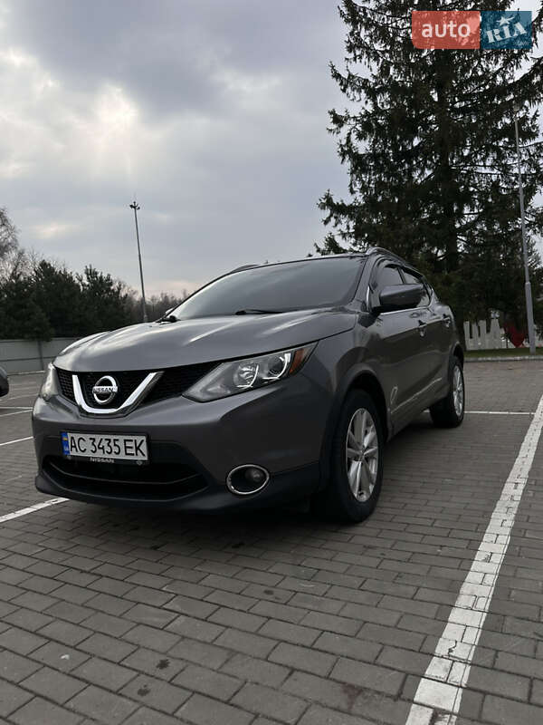 Внедорожник / Кроссовер Nissan Rogue 2017 в Луцке
