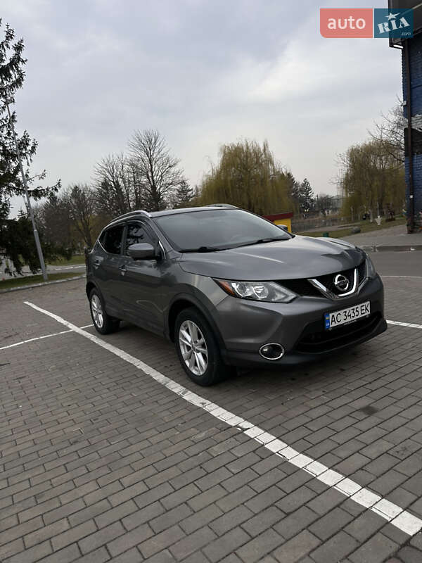 Внедорожник / Кроссовер Nissan Rogue 2017 в Луцке