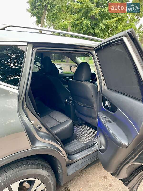 Позашляховик / Кросовер Nissan Rogue 2017 в Чернігові