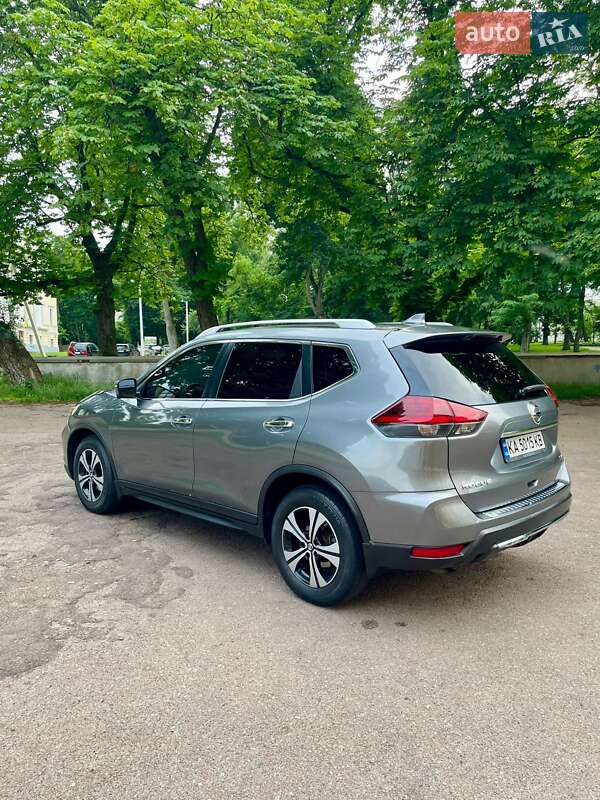 Позашляховик / Кросовер Nissan Rogue 2017 в Чернігові