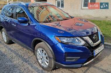 Внедорожник / Кроссовер Nissan Rogue 2018 в Львове