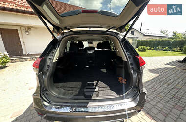 Внедорожник / Кроссовер Nissan Rogue 2016 в Буске