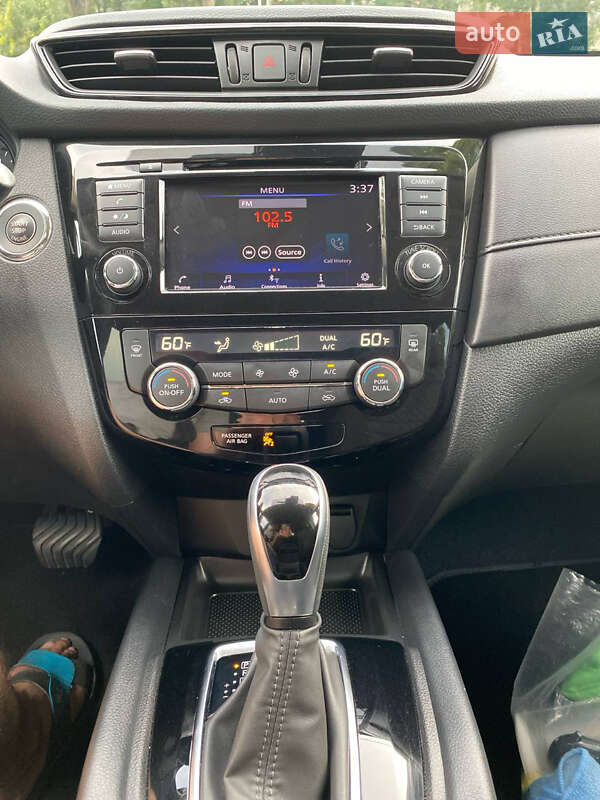 Позашляховик / Кросовер Nissan Rogue 2020 в Кременчуці