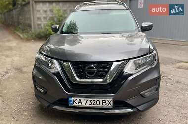 Внедорожник / Кроссовер Nissan Rogue 2018 в 