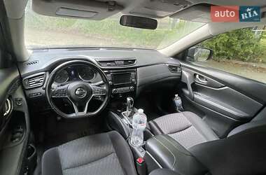 Внедорожник / Кроссовер Nissan Rogue 2018 в 