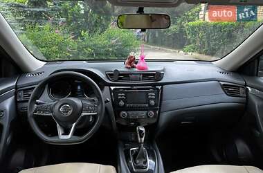 Внедорожник / Кроссовер Nissan Rogue 2016 в 