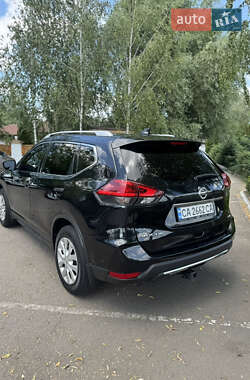 Внедорожник / Кроссовер Nissan Rogue 2016 в 