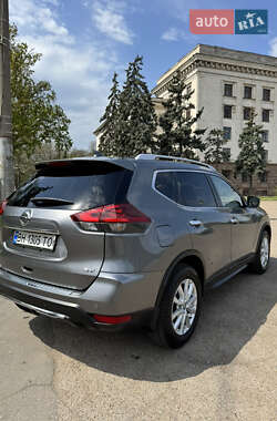 Внедорожник / Кроссовер Nissan Rogue 2018 в 