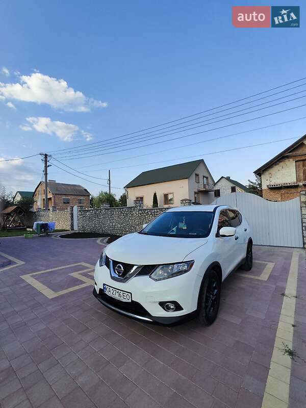 Позашляховик / Кросовер Nissan Rogue 2016 в Києві