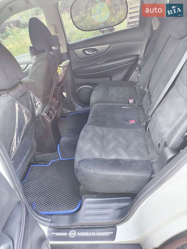 Позашляховик / Кросовер Nissan Rogue 2016 в Києві