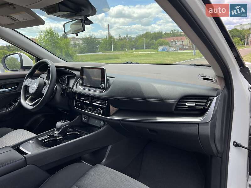 Внедорожник / Кроссовер Nissan Rogue 2020 в Ровно