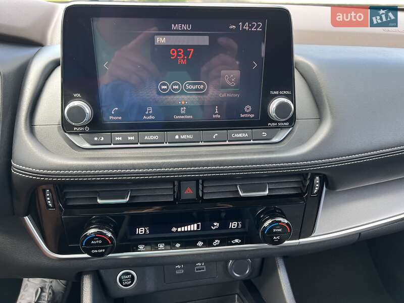 Внедорожник / Кроссовер Nissan Rogue 2020 в Ровно