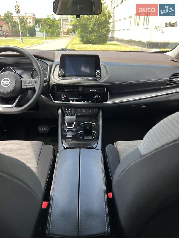 Внедорожник / Кроссовер Nissan Rogue 2020 в Ровно