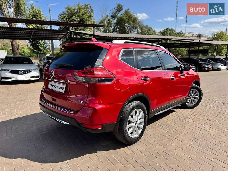 Внедорожник / Кроссовер Nissan Rogue 2017 в Кривом Роге