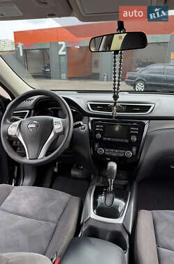Внедорожник / Кроссовер Nissan Rogue 2016 в 