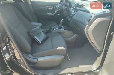 Внедорожник / Кроссовер Nissan Rogue 2017 в 
