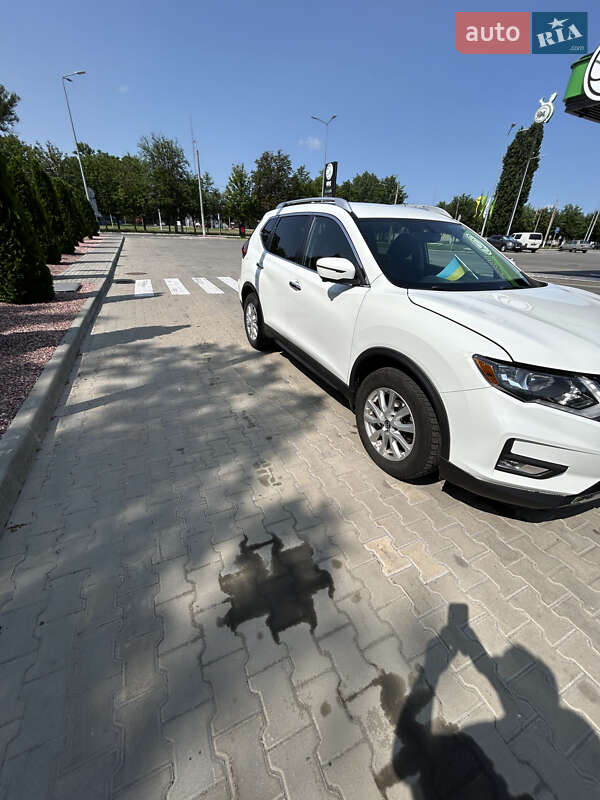 Позашляховик / Кросовер Nissan Rogue 2017 в Кременчуці