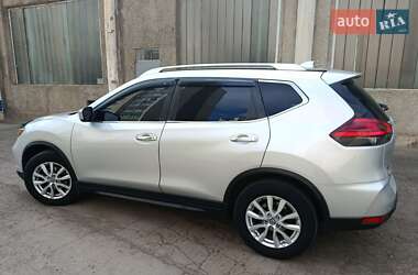 Внедорожник / Кроссовер Nissan Rogue 2016 в Виннице