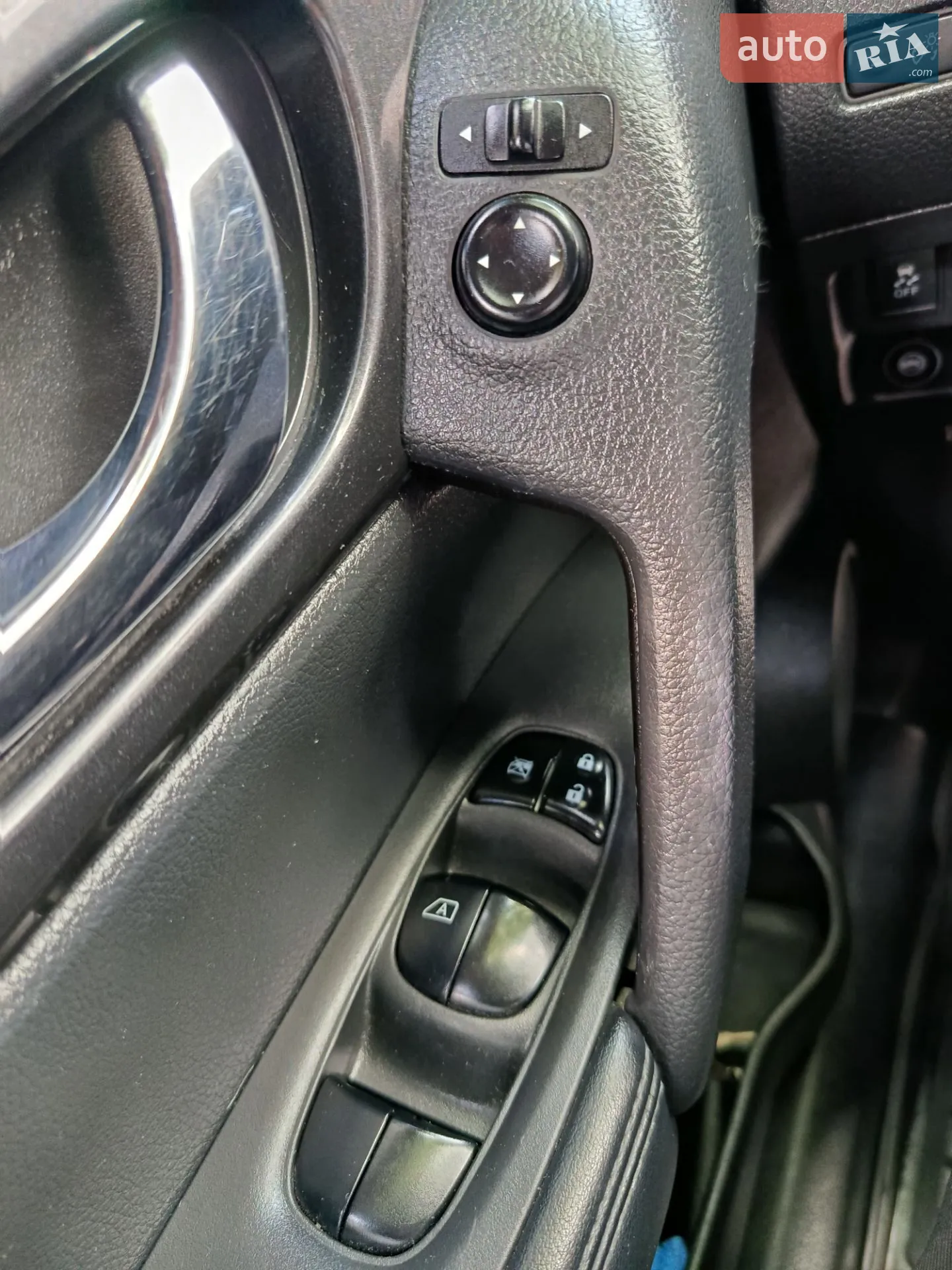 2016 Nissan Rogue - мініатюра 32