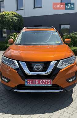 Позашляховик / Кросовер Nissan Rogue 2016 в Львові