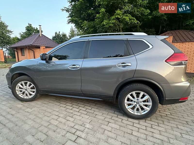 Внедорожник / Кроссовер Nissan Rogue 2016 в Хмельницком