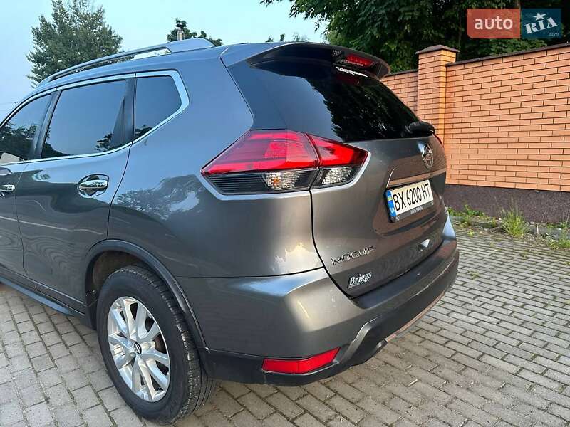 Внедорожник / Кроссовер Nissan Rogue 2016 в Хмельницком