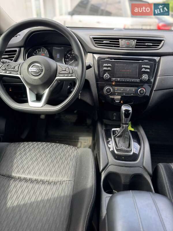 Позашляховик / Кросовер Nissan Rogue 2017 в Києві