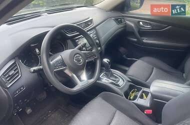 Внедорожник / Кроссовер Nissan Rogue 2017 в 