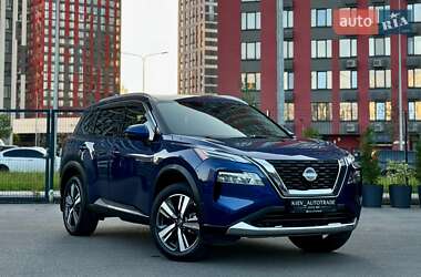 Внедорожник / Кроссовер Nissan Rogue 2023 в Киеве