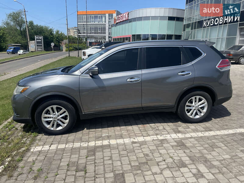 Внедорожник / Кроссовер Nissan Rogue 2015 в Кривом Роге