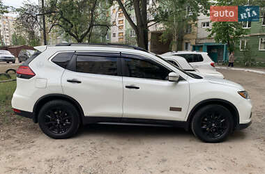 Позашляховик / Кросовер Nissan Rogue 2016 в Сумах