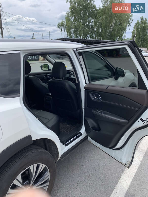 Позашляховик / Кросовер Nissan Rogue 2021 в Чернігові