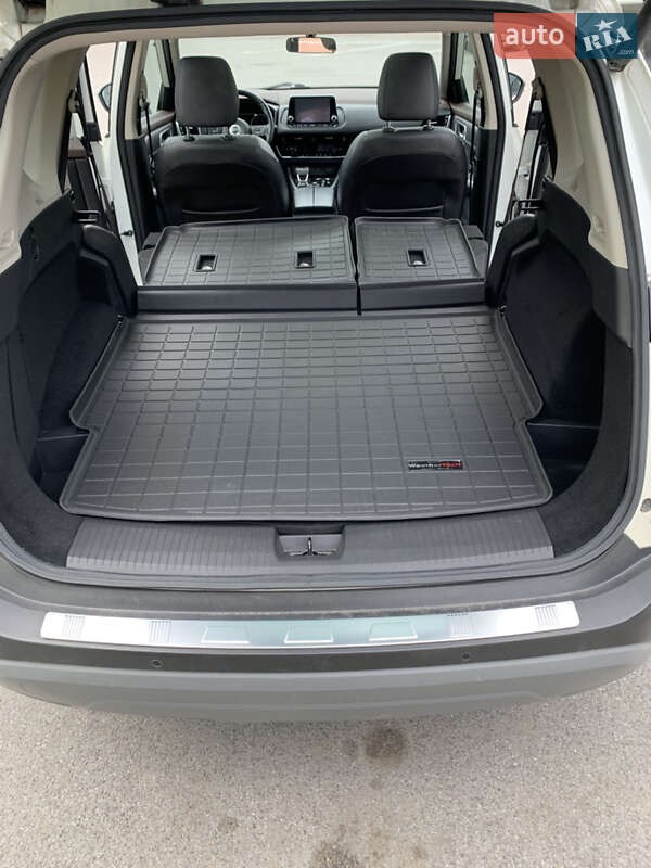 Позашляховик / Кросовер Nissan Rogue 2021 в Чернігові