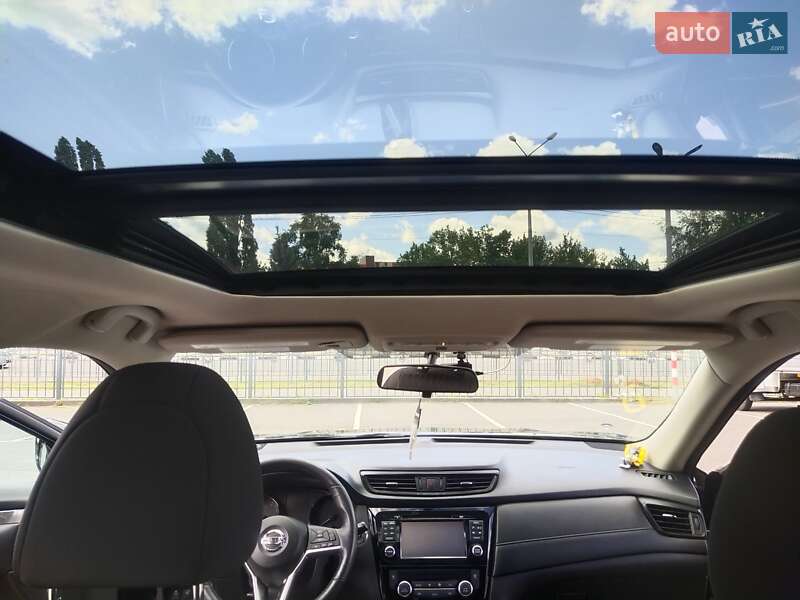 Внедорожник / Кроссовер Nissan Rogue 2016 в Харькове