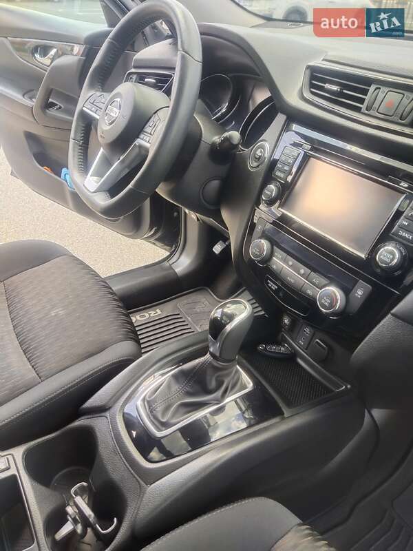 Внедорожник / Кроссовер Nissan Rogue 2016 в Харькове