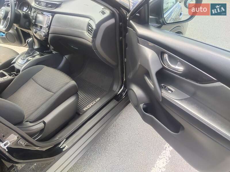 Внедорожник / Кроссовер Nissan Rogue 2016 в Харькове