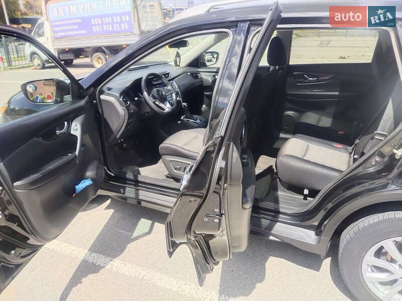 Внедорожник / Кроссовер Nissan Rogue 2016 в Харькове